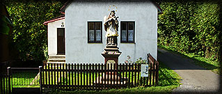 Socha sv. Jana Nepomuckého z roku 1741 v obci Líska/Česká Kamenice